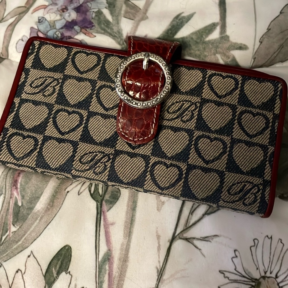 Brighton wallet